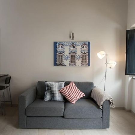 Typical House Faro Downtown Private Entrance Villa Bagian luar foto
