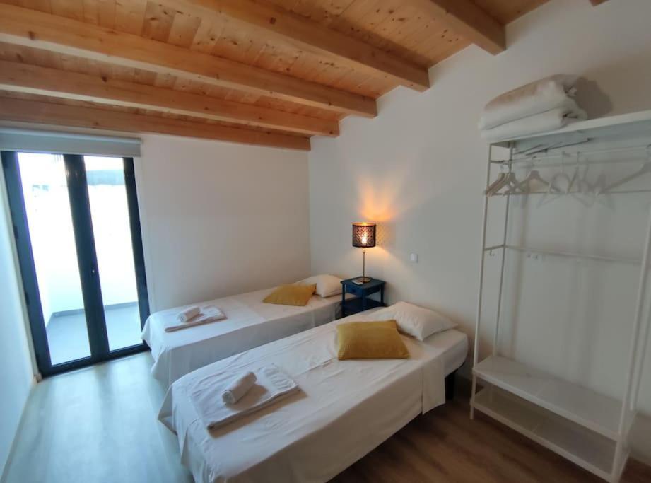 Typical House Faro Downtown Private Entrance Villa Bagian luar foto