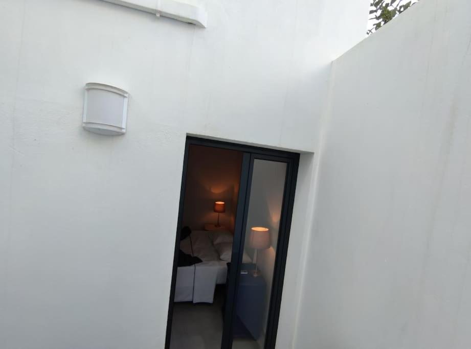 Typical House Faro Downtown Private Entrance Villa Bagian luar foto