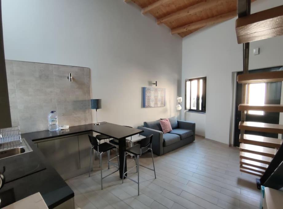 Typical House Faro Downtown Private Entrance Villa Bagian luar foto